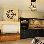 Appart' Nature L'escale - Saintes - Calme, Piscine, Parking, Terrasse بيت للعطل *