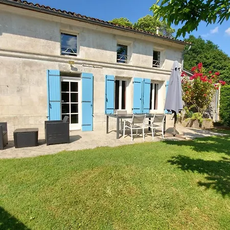 Appart' Nature L'escale - Saintes - Calme, Piscine, Parking, Terrasse بيت للعطل Chaniers