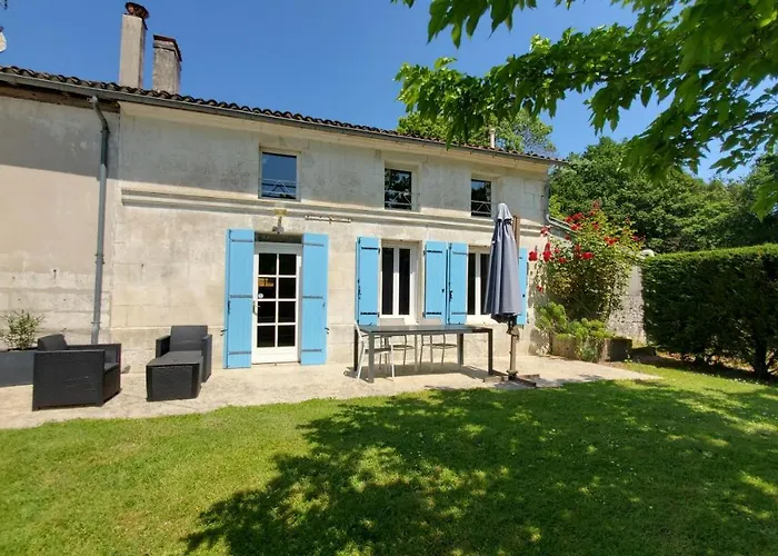 Appart' Nature L'escale - Saintes - Calme, Piscine, Parking, Terrasse