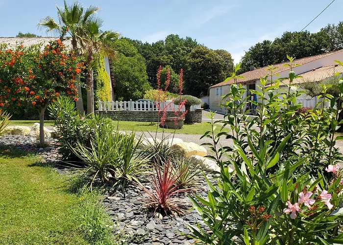 Appart' Nature L'escale - Saintes - Calme, Piscine, Parking, Terrasse *